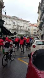 CORTEO IN BICICLETTA IN DISSENSO AL GIRO D'ITALIA - ODV Salaam Ragazzi dell'Olivo